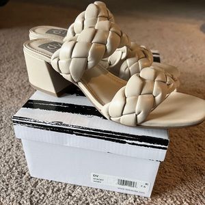 Dolce Vita Stacey in Ivory LIKE NEW! - size 7.5